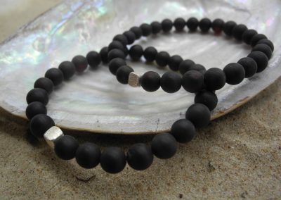Natural Baltic unpolsihed black amber round beads bracelet BRA16